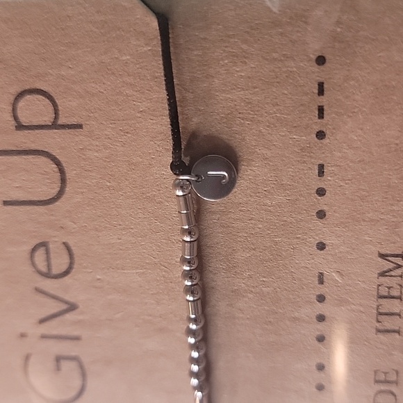 Never give up Morse code bracelet - Picture 2 of 4